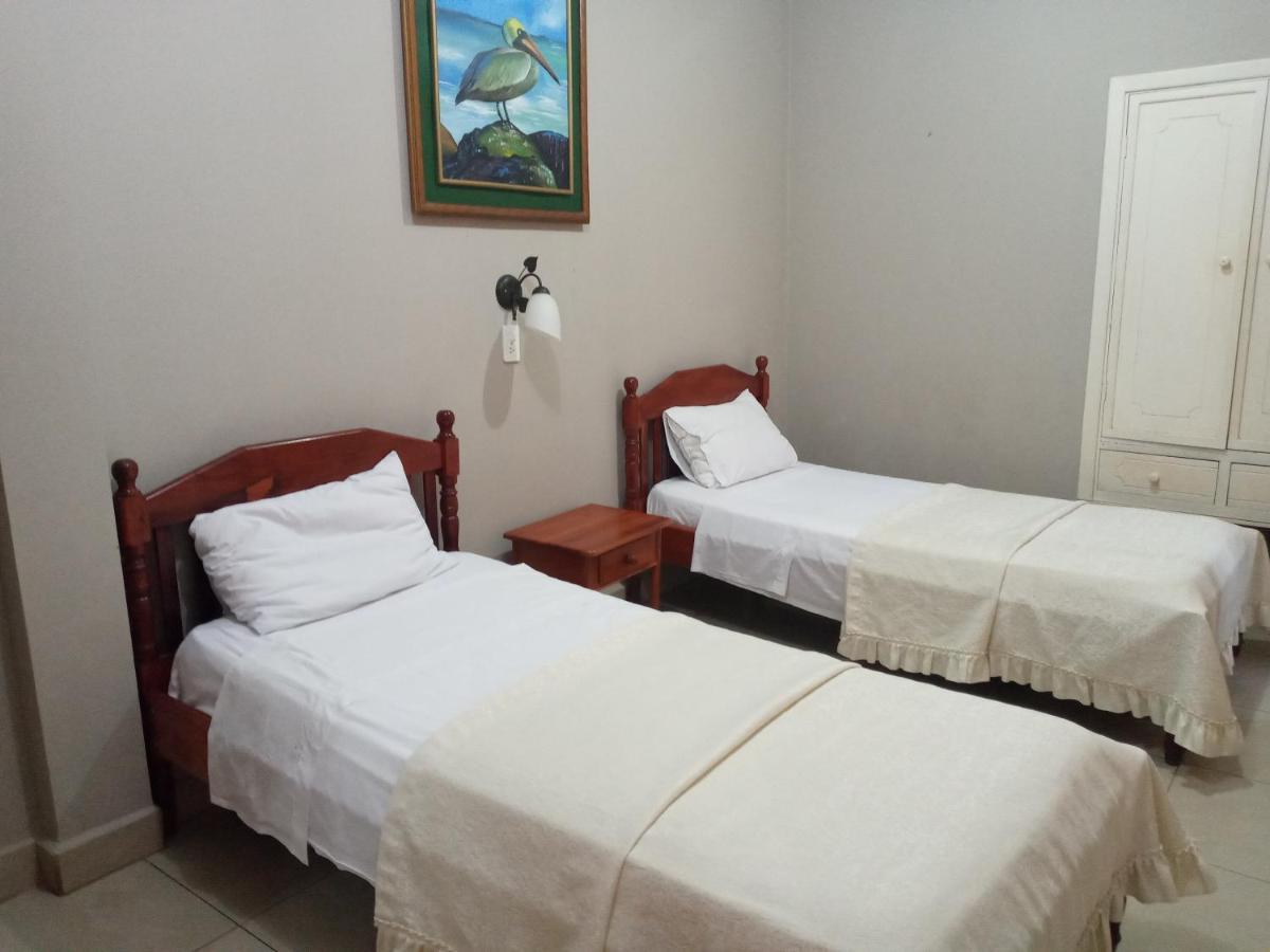 Hotel Palmeras Galapagos Puerto Ayora  Exteriör bild