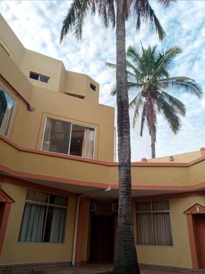 Hotel Palmeras Galapagos Puerto Ayora  Exteriör bild