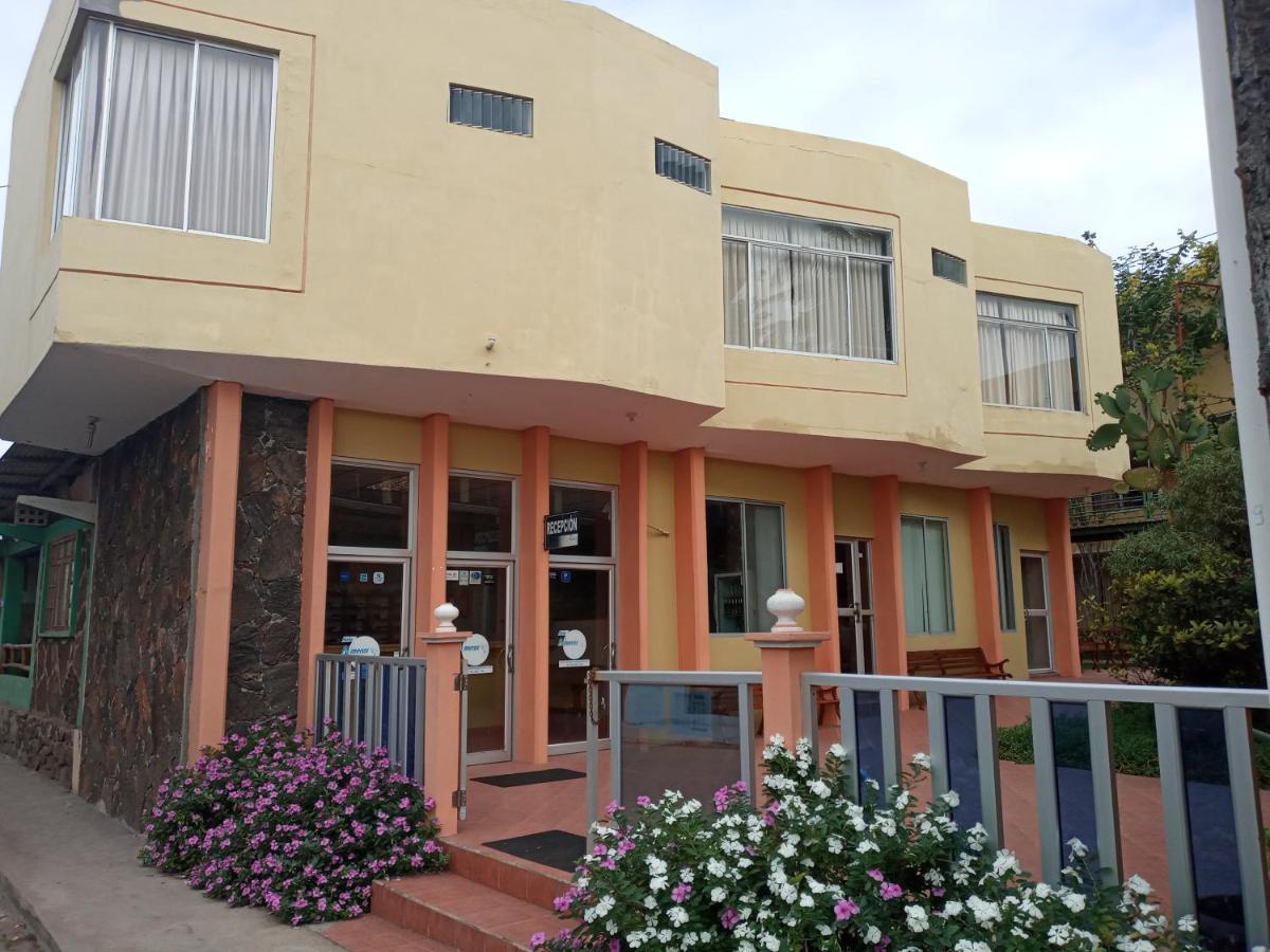 Hotel Palmeras Galapagos Puerto Ayora  Exteriör bild